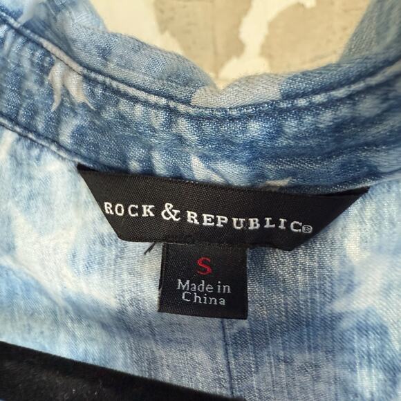 Americana Star Print Chambray Sleeveless Shirt Size Small - Picture 3 of 4